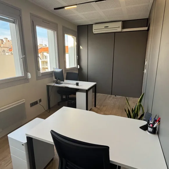Bureau privé 12 m² 3 postes Coworking Boulevard Marius Vivier Merle Lyon 69003 - photo 2