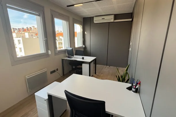 Bureau privé - 69003 - 3 postes - 420€
