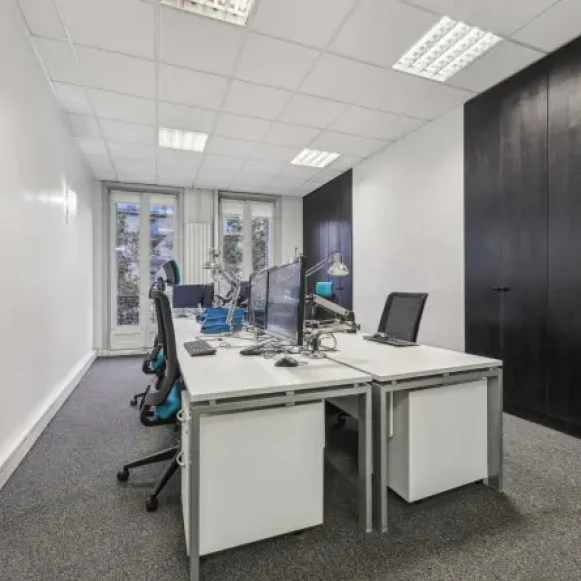 Espace indépendant 215 m² 35 postes Coworking Boulevard Saint Denis Paris 75003 - photo 4
