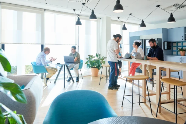 Open Space - 64200 - 26 postes - 357€