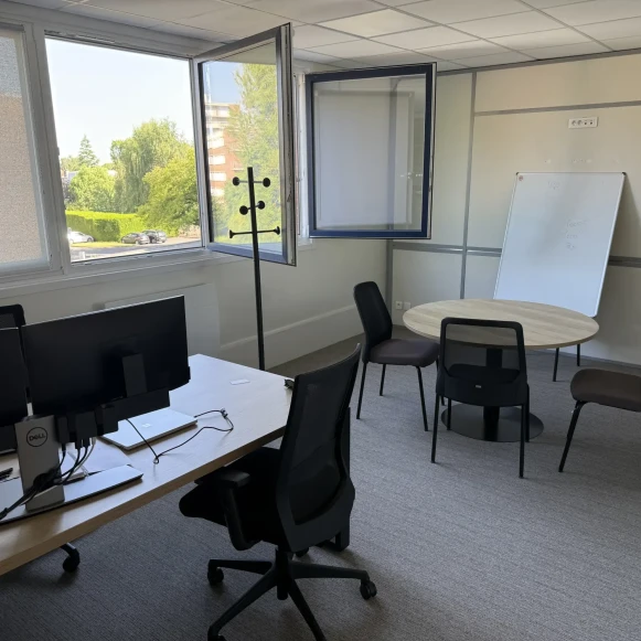 Bureau privé 80 m² 16 postes Location bureau Avenue de la République Marcq-en-Barœul 59700 - photo 4