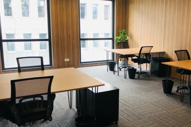 Bureau privé - 44800 - 6 postes - 2479€