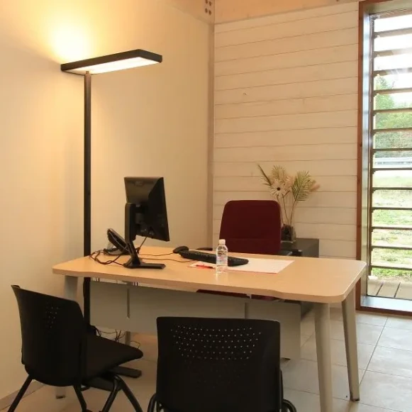 Bureau privé 22 m² 3 postes Coworking Avenue de la Martelle Terssac 81150 - photo 1