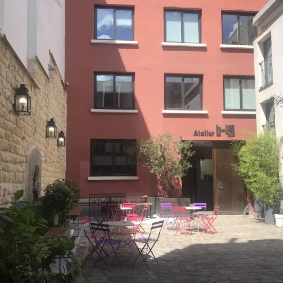 Bureau privé 11 m² 4 postes Coworking Boulevard Victor Hugo Clichy 92110 - photo 1