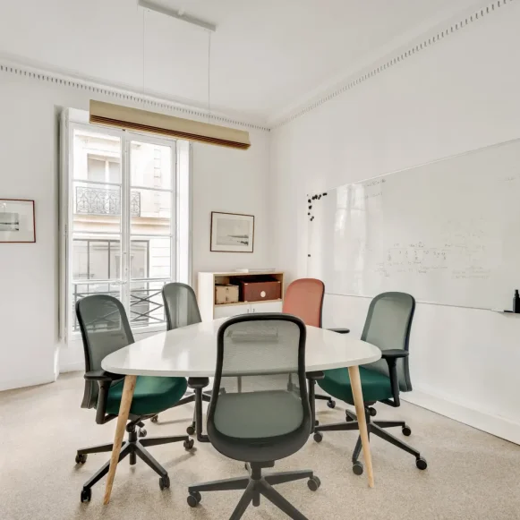 Bureau privé 120 m² 20 postes Location bureau Rue Saint-Fiacre Paris 75002 - photo 6
