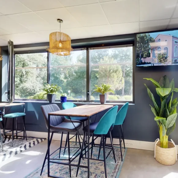 Bureau privé 24 m² 4 postes Coworking Rue Auguste Comté Aix-en-Provence 13290 - photo 2