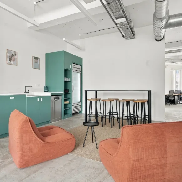 Espace indépendant 210 m² 36 postes Location bureau Boulevard Jules Ferry Paris 75011 - photo 2