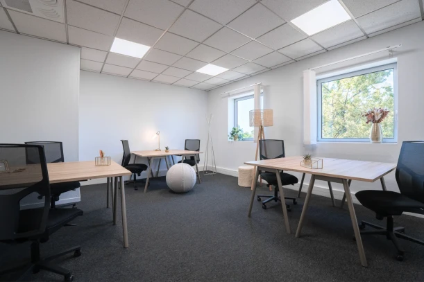 Bureau privé - 33600 - 6 postes - 1474€