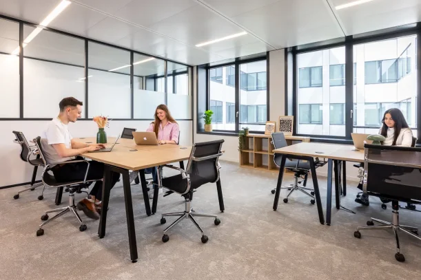 Bureau privé - 92150 - 4 postes - 1320€