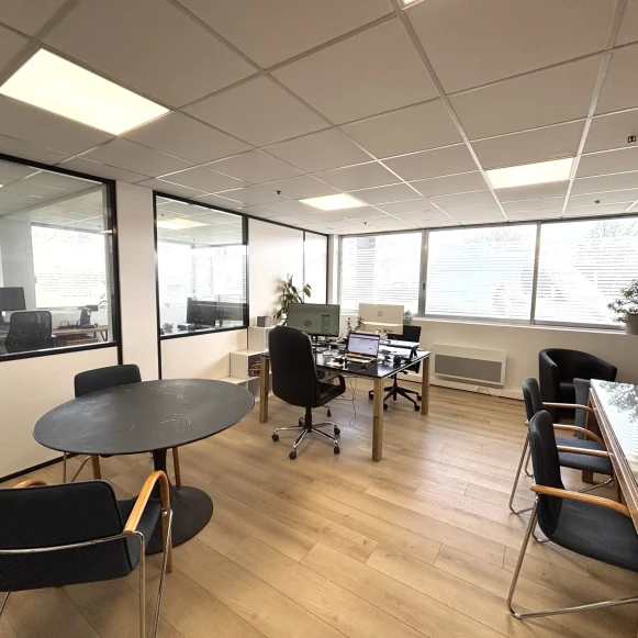 Bureau privé 32 m² 4 postes Coworking Rue Victor Baltard à Tourcoing Tourcoing 59200 - photo 4