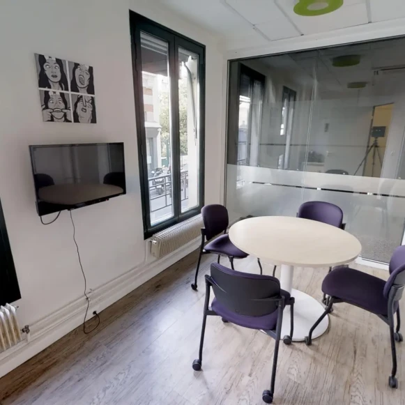 Espace indépendant 40 m² 8 postes Coworking Rue du Pont de l'Arche Saint-Avertin 37550 - photo 3