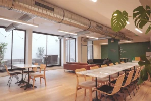 Open Space - 75009 - 7 postes - 500€