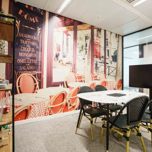 Bureau privé 14 m² 3 postes Coworking Esplanade du Général de Gaulle Courbevoie 92931 - photo 4