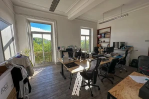 Open Space - 64100 - 10 postes - 190€