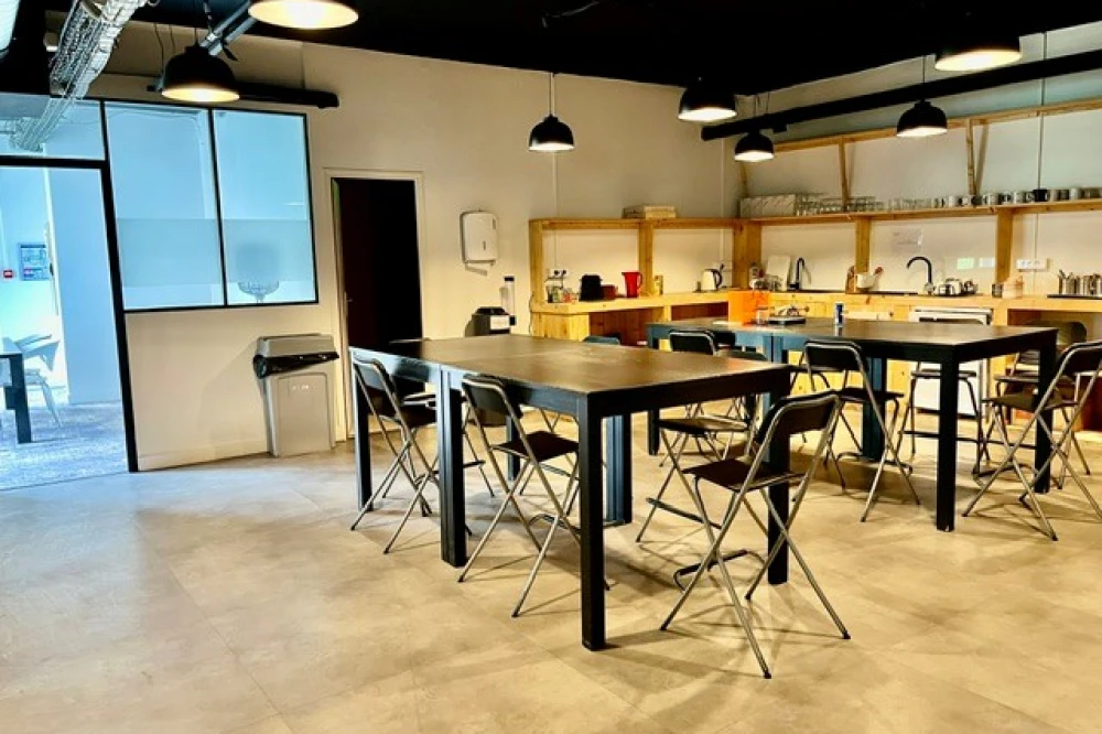Bureau privé - 75016 - 4 postes - 1500€