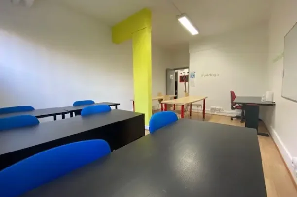 Bureau privé - 93100 - 4 postes - 850€