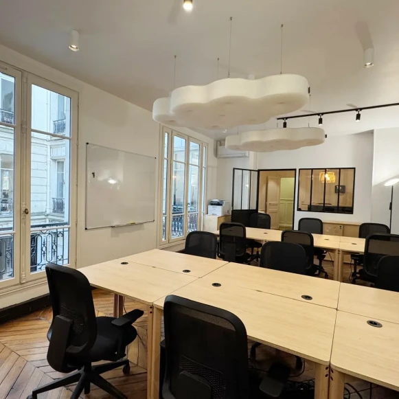 Espace indépendant 100 m² 18 postes Location bureau Rue de Châteaudun Paris 75009 - photo 1