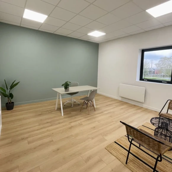 Bureau privé 25 m² 2 postes Location bureau Rue Louis Armand Tourcoing 59200 - photo 1