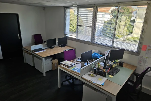 Bureau privé - 93100 - 4 postes - 1000€