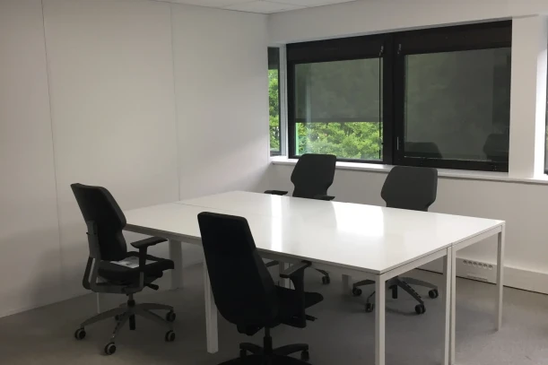 Bureau privé - 44800 - 6 postes - 900€