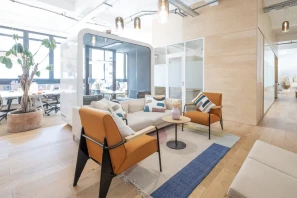 Come and Work Rue du Louvre