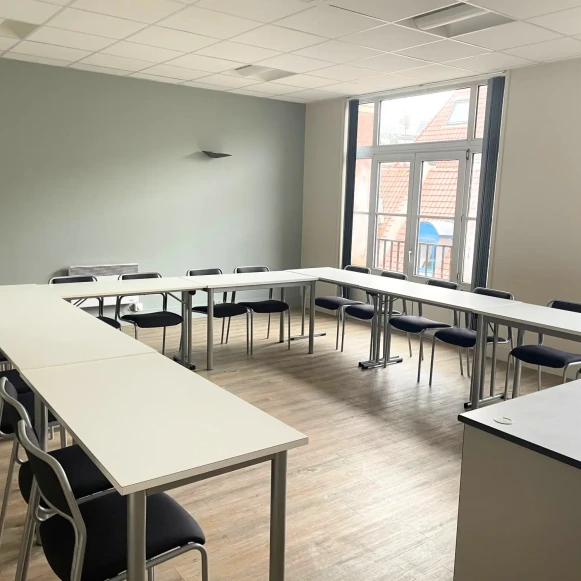 Bureau privé 12 m² 3 postes Coworking Place de la Gare Lille 59800 - photo 7