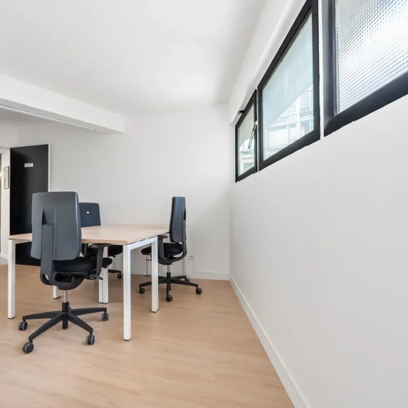 Bureau privé 15 m² 3 postes Coworking Avenue du Général Michel Bizot Paris 75012 - photo 2