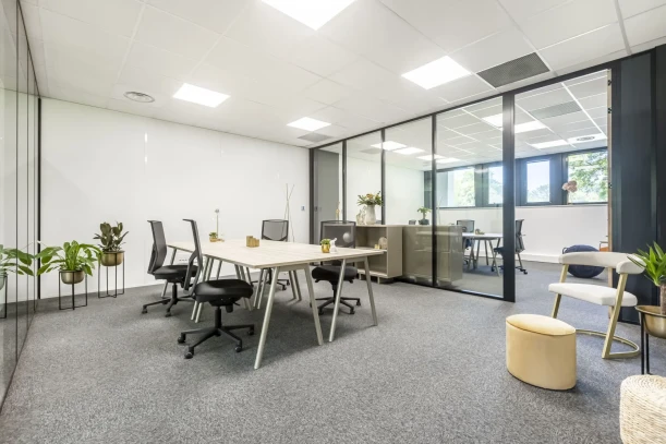Bureau privé - 49000 - 10 postes - 2484€