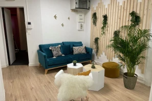 Espace indépendant - 75010 - 10 postes - 3200€