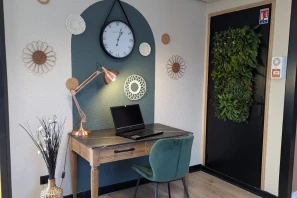 Open Space - 42700 - 10 postes - 149€