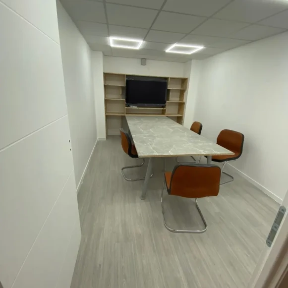 Bureau privé 18 m² 3 postes Location bureau Rue Jean Pigeon Charenton-le-Pont 94220 - photo 17