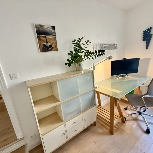 Bureau privé 12 m² 3 postes Coworking Rue Saint-Maur Paris 75010 - photo 2
