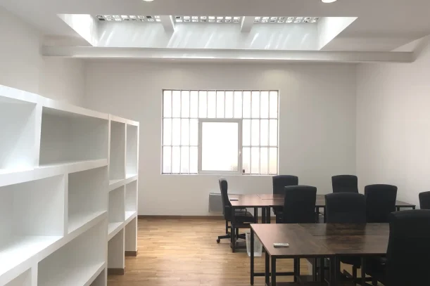 Espace indépendant - 69007 - 15 postes - 2400€