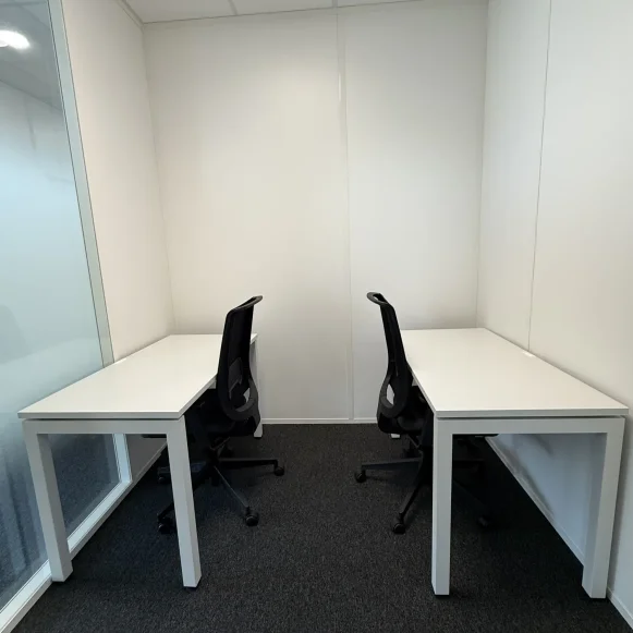 Bureau privé 6 m² 2 postes Coworking Avenue François Pignier Bourg-en-Bresse 01000 - photo 1