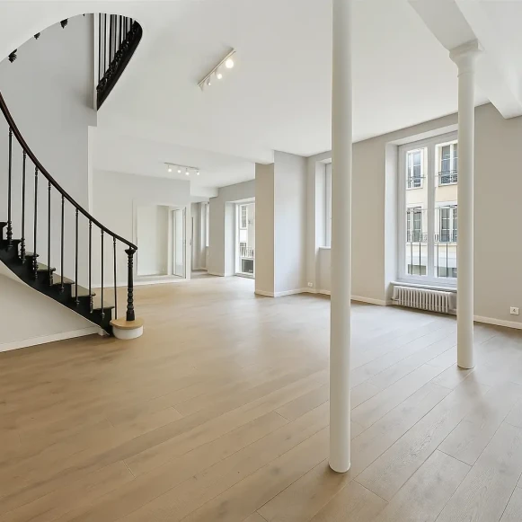 Espace indépendant 356 m² 50 postes Location bureau Rue Croix des Petits Champs Paris 75001 - photo 2