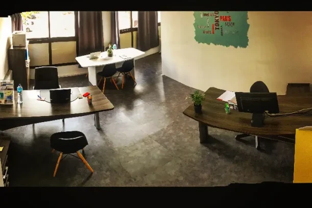 Bureau privé - 13700 - 4 postes - 750€