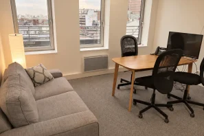 Open Space - 93500 - 4 postes - 250€