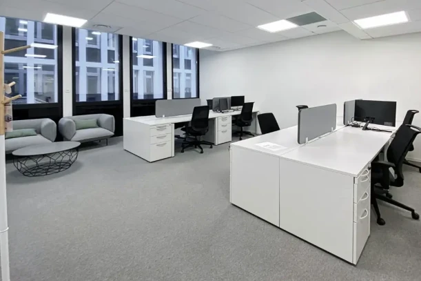 Bureau privé - 06200 - 7 postes - 2175€