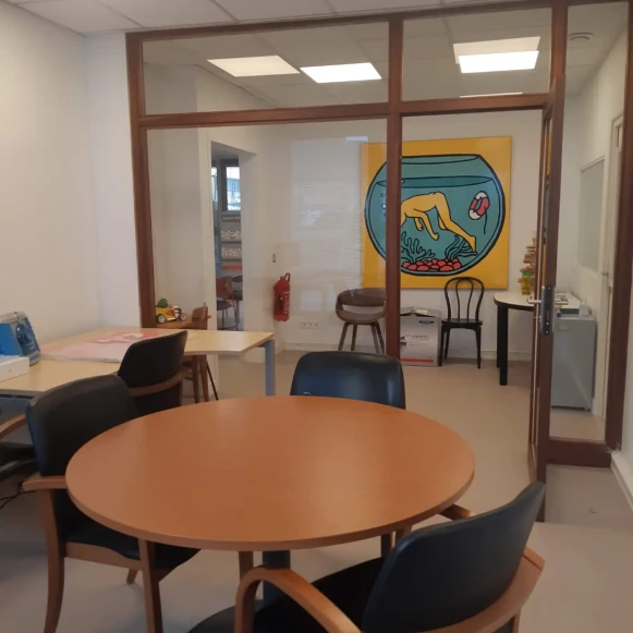 Bureau privé 22 m² 3 postes Coworking Rue Marceau Houilles 78800 - photo 4