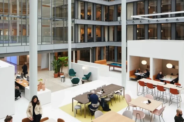 Bureau privé - 06200 - 5 postes - 1554€