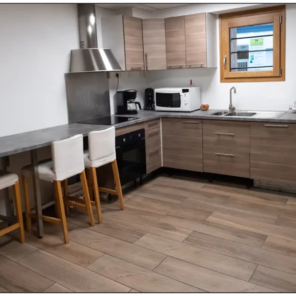 Bureau privé 40 m² 4 postes Coworking Chemin du Pras La Mulatière 69350 - photo 4