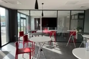 Bureau privé - 69760 - 43 postes - 12000€
