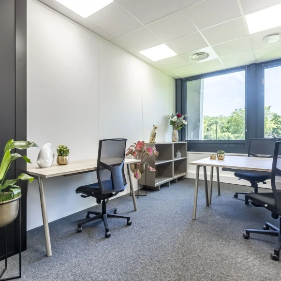 Bureau privé 15 m² 3 postes Coworking Rue du Château d'Orgemont Angers 49000 - photo 1