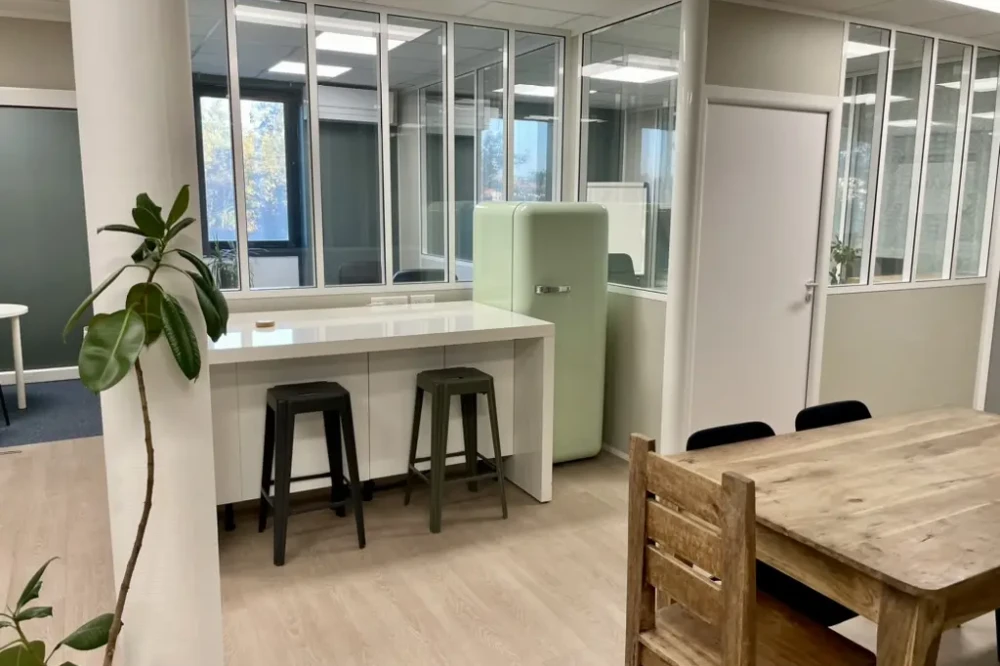 Bureau privé - 31520 - 2 postes - 450€