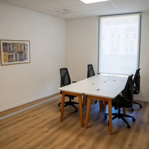 Bureau privé 13 m² 3 postes Coworking Rue Isabelle Eberhardt Montpellier 34000 - photo 1