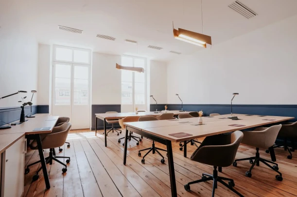 Open Space - 33300 - 14 postes - 290€