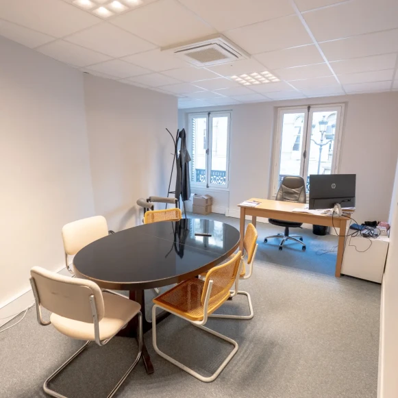 Espace indépendant 150 m² 25 postes Location bureau Rue Notre Dame des Victoires Paris 75002 - photo 5