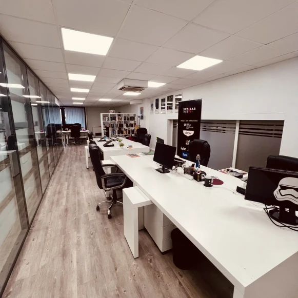 Open Space  10 postes Coworking Rue Royale Saint-Cloud 92210 - photo 4