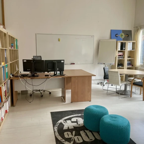 Bureau privé 50 m² 4 postes Location bureau Rue du Cherche-Midi Paris 75006 - photo 2
