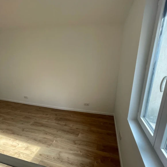 Espace indépendant 40 m² 5 postes Location bureau Rue de Romainville Montreuil 93100 - photo 6